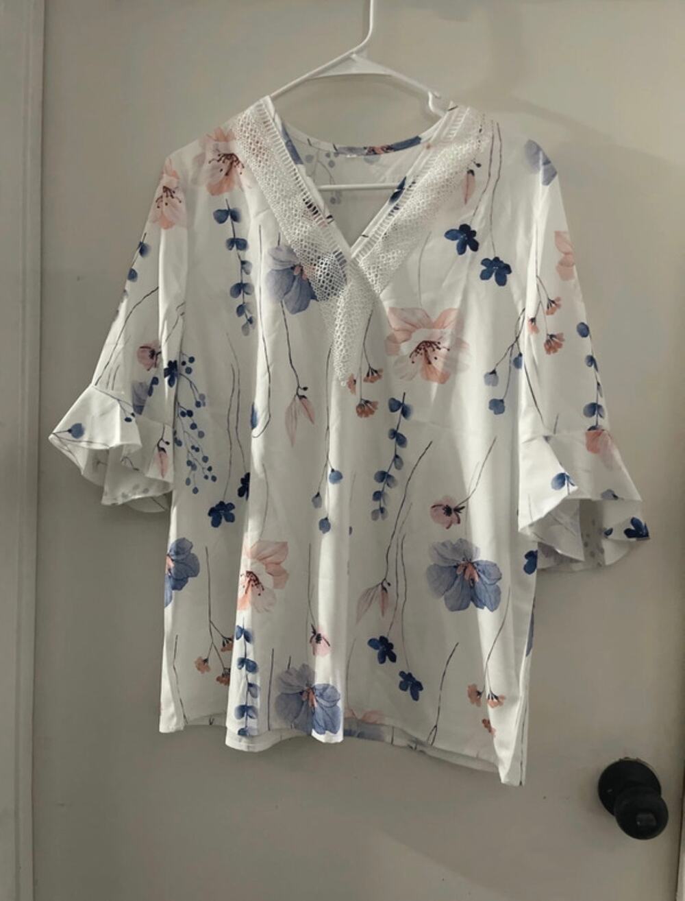 Women's White Floral Blouse Size Large